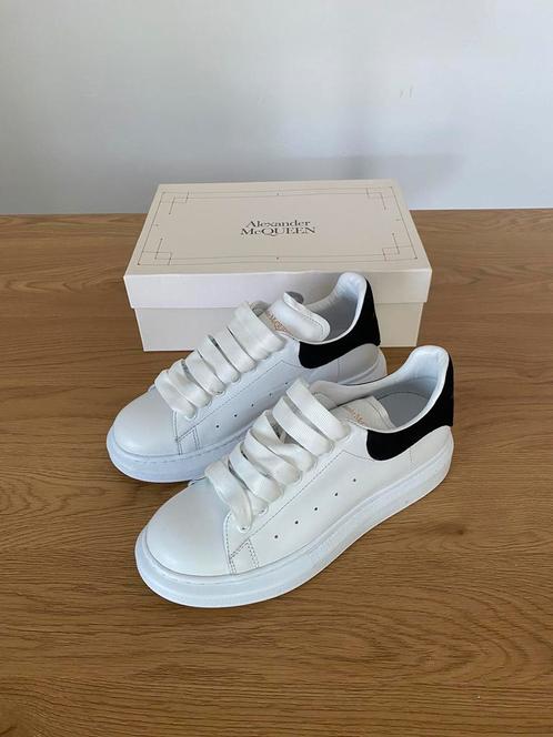 Alexander mcqueen online wit met roze