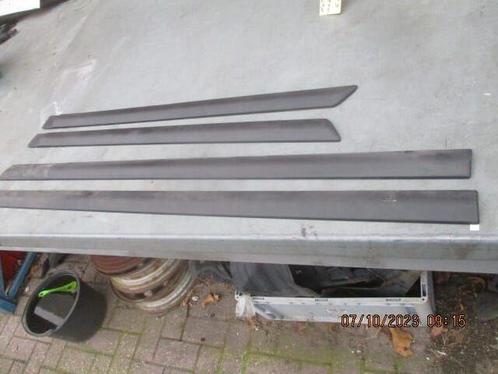 zet van 4 stuks portier lijsten toyota corolla verso, Auto-onderdelen, Carrosserie en Plaatwerk, Toyota, Nieuw, Ophalen of Verzenden