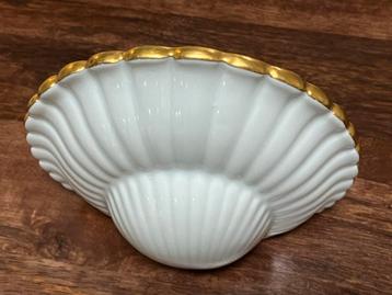 Porcelaine de Paris schelpvormig wandplankje Vintage beschikbaar voor biedingen