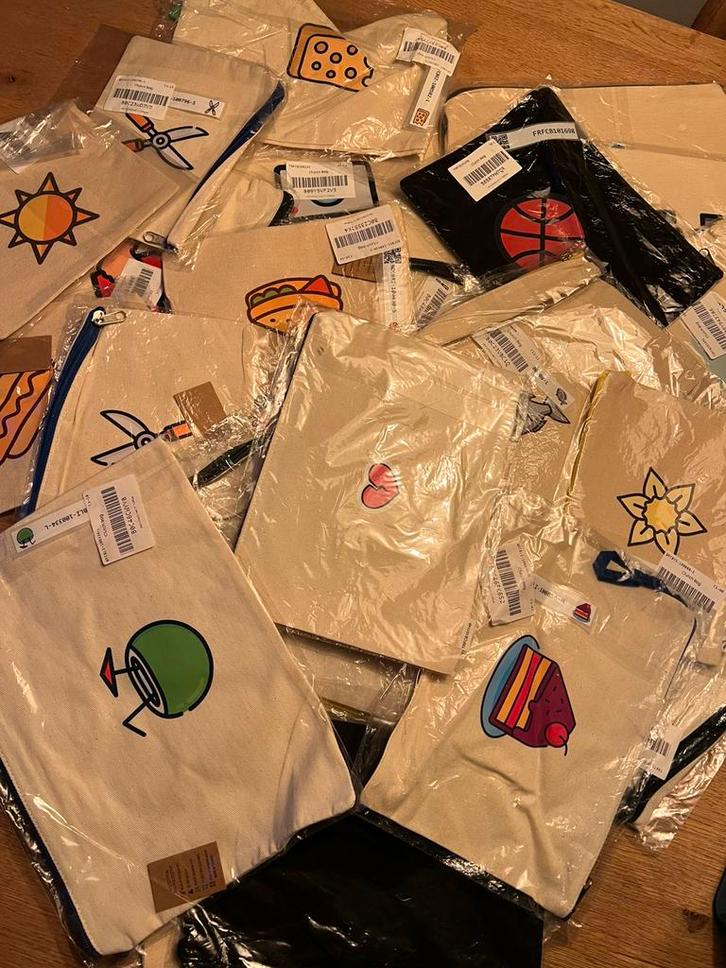 Partij van 100 etuis NIEUW, Diversen, Schoolbenodigdheden, Nieuw, Ophalen of Verzenden