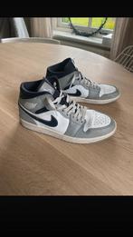 Air Jordan 1 mid “ Light smoke Grey” maat 42, Kleding | Dames, Schoenen, Nike Air Jordan, Ophalen of Verzenden, Sneakers of Gympen