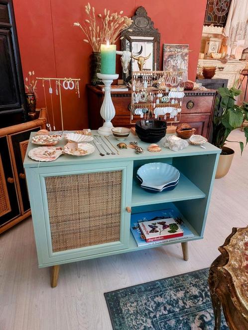 Vintage Look Mintkleurig Dressoir Kastje Rotan Webbing, Huis en Inrichting, Kasten | Dressoirs, Zo goed als nieuw, 50 tot 100 cm