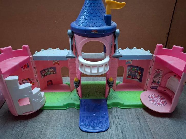 Fisher Price little people castle, Kinderen en Baby's, Speelgoed | Poppenhuizen, Zo goed als nieuw, Poppenhuis, Ophalen of Verzenden