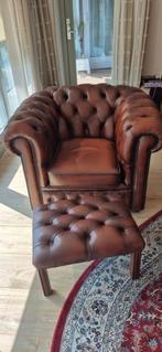 Chesterfield fauteuil met krukje (voetenbankje), Ophalen, Gebruikt