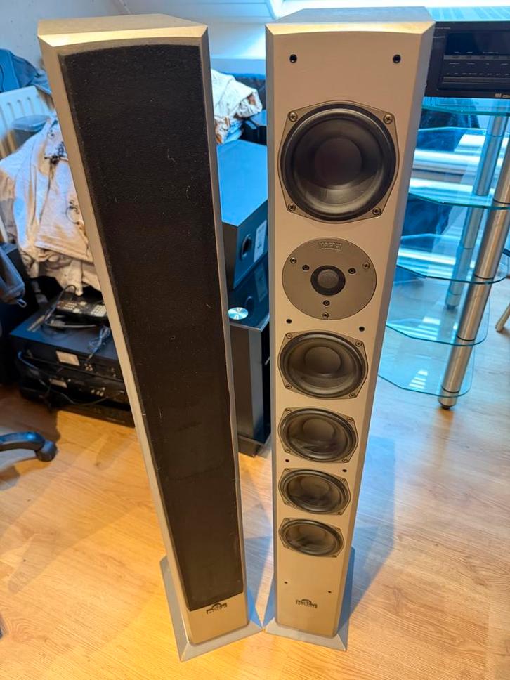 Magnat Speakers - Diverse Modellen inc marantz versterker, Audio, Tv en Foto, Luidsprekers, Gebruikt, Front, Rear of Stereo speakers