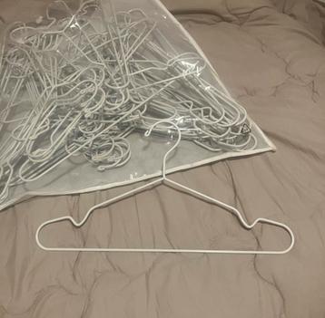 Ikea STAJLIG Kledinghangers - 45 stuks beschikbaar voor biedingen