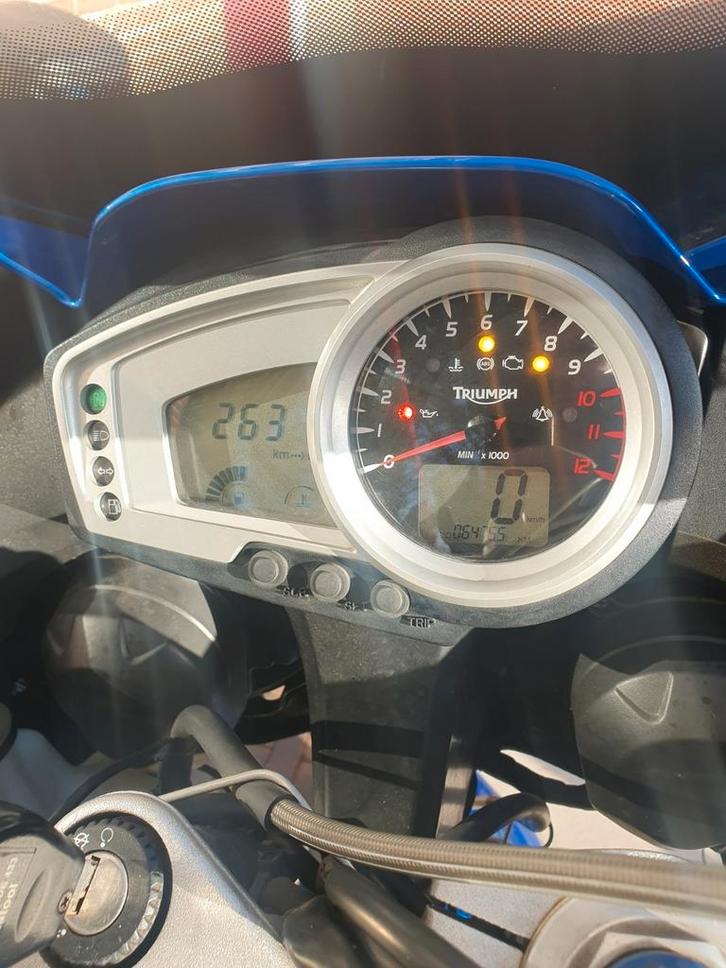 Triumph tiger 1050, Motoren, Motoren | Triumph, Toermotor, meer dan 35 kW, 3 cilinders, ABS, Handvatverwarming, Ophalen