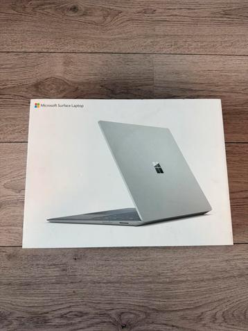 Microsoft Surface Laptop Platinum i7 incl HDMI adapter beschikbaar voor biedingen