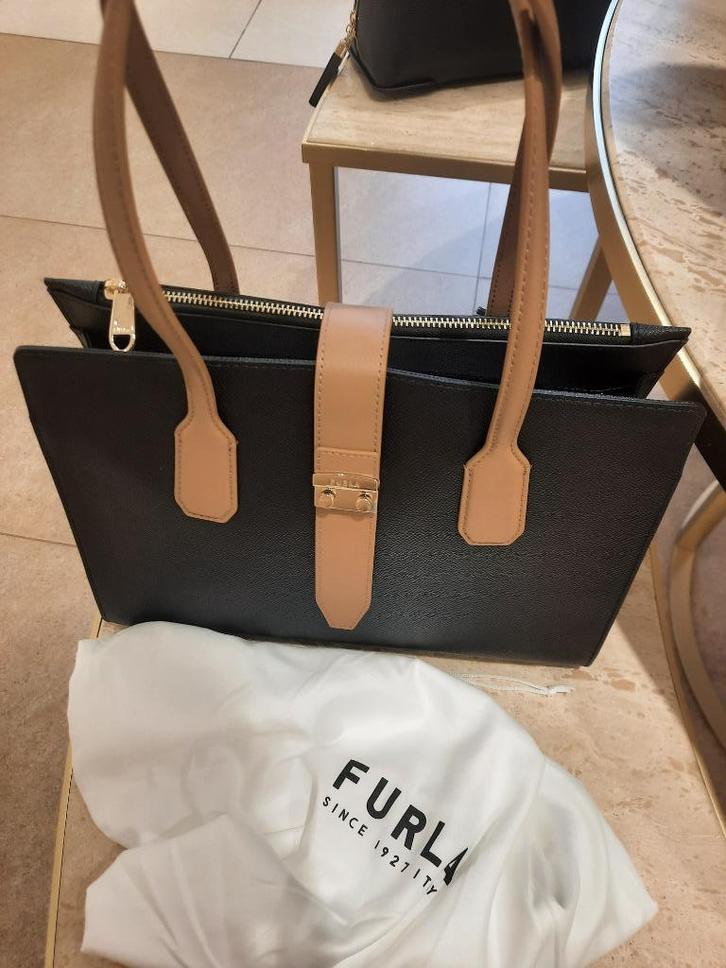 Handtas Furla tote bag, Sieraden, Tassen en Uiterlijk, Tassen | Damestassen, Nieuw, Handtas, Zwart, Ophalen of Verzenden