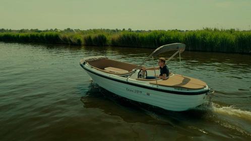 Corsiva 570 New Age sloep met een hoog gezelligheids gehalte, Watersport en Boten, Sloepen, Nieuw, 10 tot 30 pk, 3 tot 6 meter