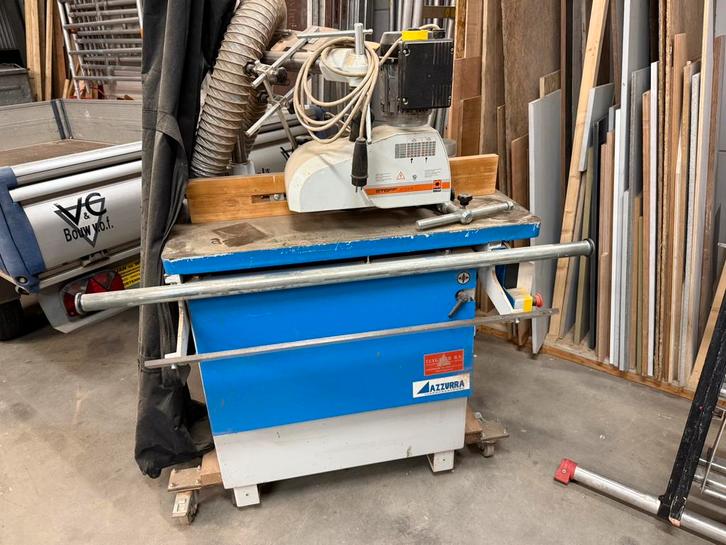 Azzurra T90 freestafel met aanvoerapparaat, Doe-het-zelf en Verbouw, Gereedschap | Freesmachines, Zo goed als nieuw, Elektrisch