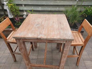 Teakhouten bar tafel met 2 krukken beschikbaar voor biedingen