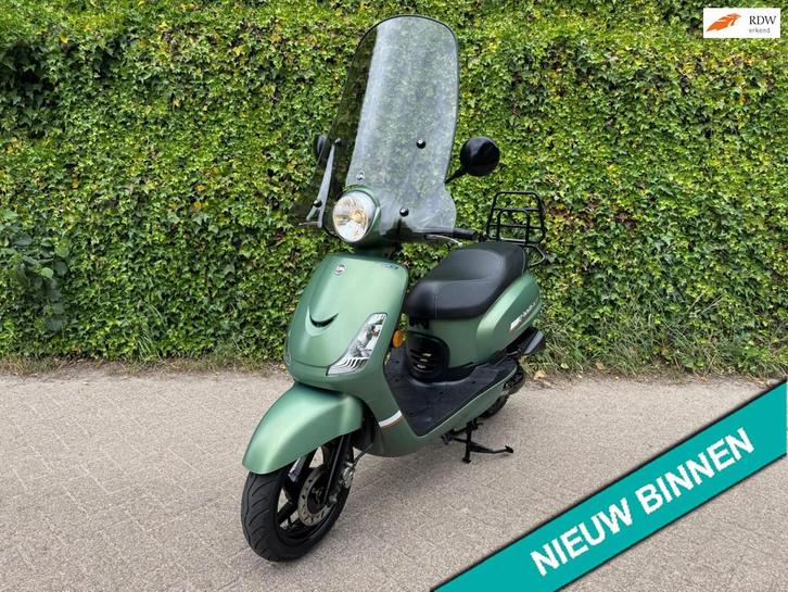 SYM Fiddle 2 Mat Groen Windscherm SMOKE BETAAL met in3, Fietsen en Brommers, Scooters | SYM, Gebruikt, Fiddle, Benzine