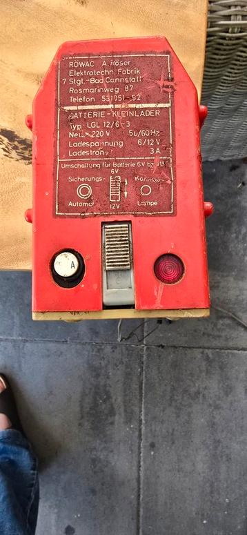 Accu lader 6/12V voor Oldtimer en VW Kever.  beschikbaar voor biedingen