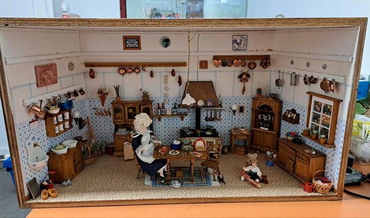 POPPENHUIS KEUKEN KIJKKAST 1:12, Verzamelen, Poppenhuizen en Toebehoren, Gebruikt, Poppenhuis, Ophalen of Verzenden