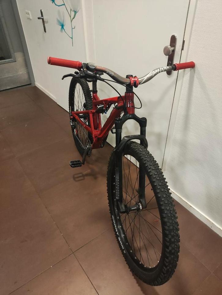 Mtb dirt jumper downhill bike MOET NU WEG, Fietsen en Brommers, Fietsen | Crossfietsen en BMX, 24 inch of meer, Aluminium, Ophalen