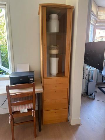 Tall narrow cabinet beschikbaar voor biedingen