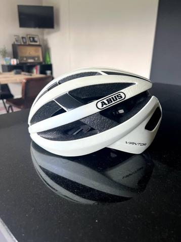 Wielren fietshelm ABUS beschikbaar voor biedingen
