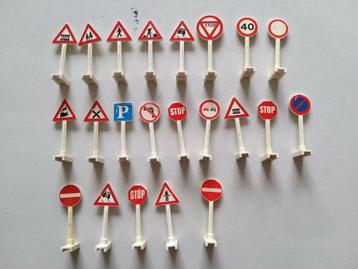 Diverse lego verkeersborden beschikbaar voor biedingen