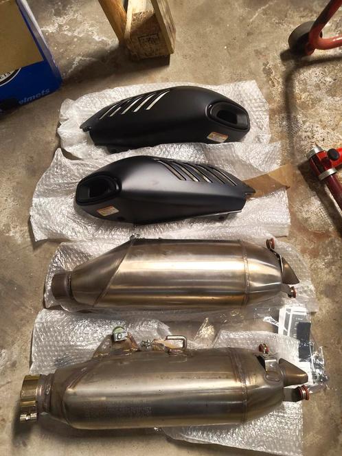 Aprilia SMV Dorsoduro 1200 Uitlaat Dempers Nieuwstaat OEM, Motoren, Onderdelen | Overige, Gebruikt, Ophalen of Verzenden