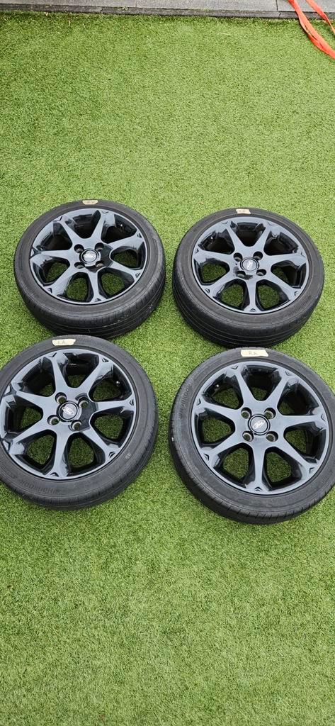 Originele Ford Fiësta velgen 4x110 met zomerbanden, Auto-onderdelen, Banden en Velgen, Velg(en), Zomerbanden, 16 inch, 195 mm