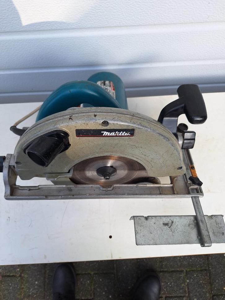 Te koop: MAKITA cirkelzaag 5903 R 235 mm, Doe-het-zelf en Verbouw, Gereedschap | Zaagmachines, Gebruikt, Cirkelzaag, 1200 watt of meer