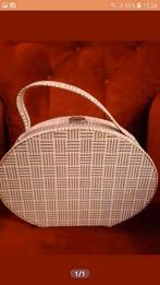 Beautycase lila wit. Leuk bij het geven van beauty producten, Ophalen of Verzenden, Gebruikt