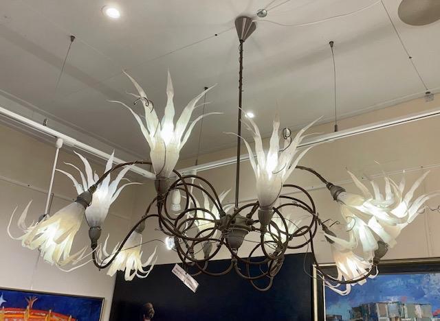 Witte Tienarmige Kroonluchter  - Laatste! Queens Gallery!, Huis en Inrichting, Lampen | Kroonluchters, Zo goed als nieuw, Metaal