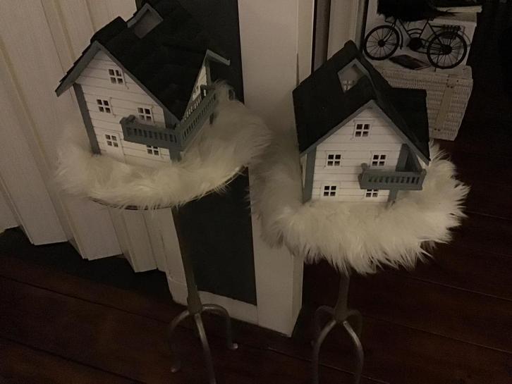 RM metalen bijzettafels en houten huisjes met licht., Huis en Inrichting, Tafels | Bijzettafels, Zo goed als nieuw, Rond, Minder dan 55 cm