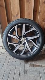 5x108 Volvo R-Line velgen incl. PIRELLI WINTERBANDEN Z.G.A.N, Auto-onderdelen, Banden en Velgen, Ophalen, 18 inch, Winterbanden