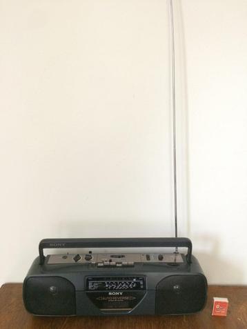 Sony CFS-202L radio cassette recorder draagbaar 1989 - 1991