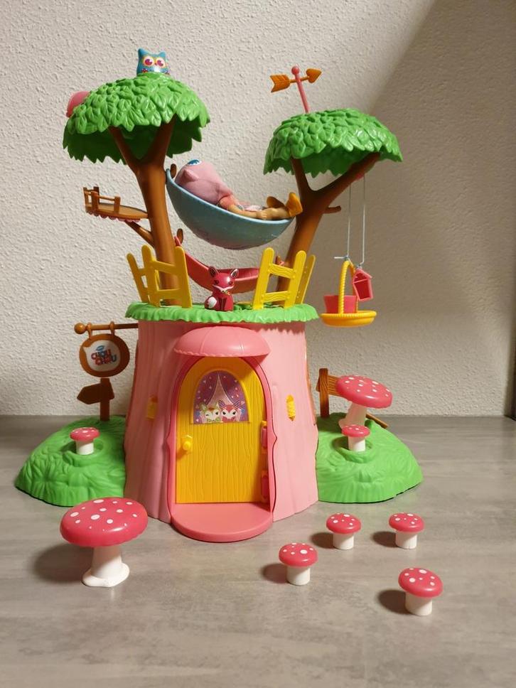 Chou Chou Boomhut - Fantasievol Spelen!, Kinderen en Baby's, Speelgoed | Poppenhuizen, Gebruikt, Poppenhuis, Ophalen of Verzenden