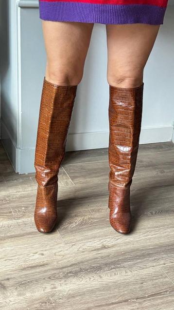 Bruine Kniehoge Laarzen - Croco Print - Zo Goed Als Nieuw! beschikbaar voor biedingen