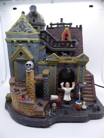 Lemax Spookytown  item  -  Dr gloom dooms academy beschikbaar voor biedingen