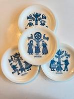 Set 4 bordjes vintage Petrus Regout serie Klederdracht, Ophalen of Verzenden, Zo goed als nieuw