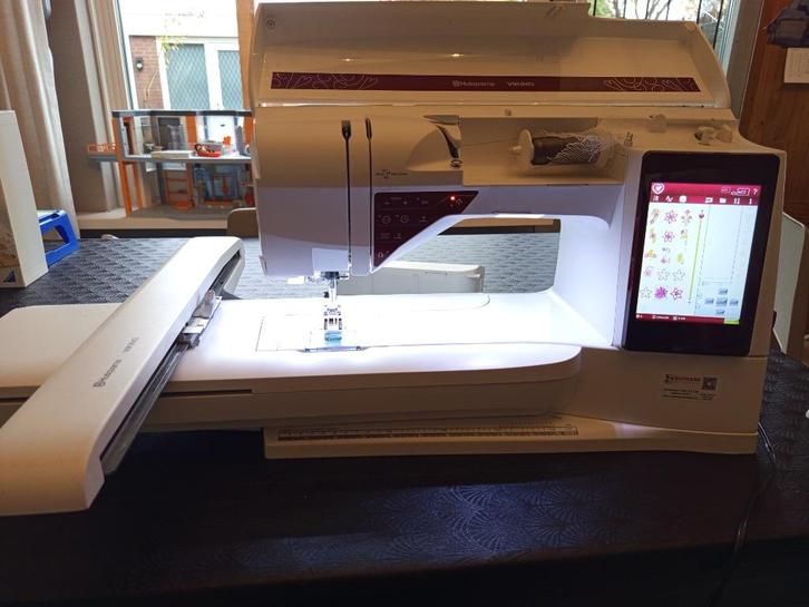 Husqvarna Viking Ruby de Luxe borduurmachine, Hobby en Vrije tijd, Borduren en Borduurmachines, Gebruikt, Borduurmachine, Machineborduren