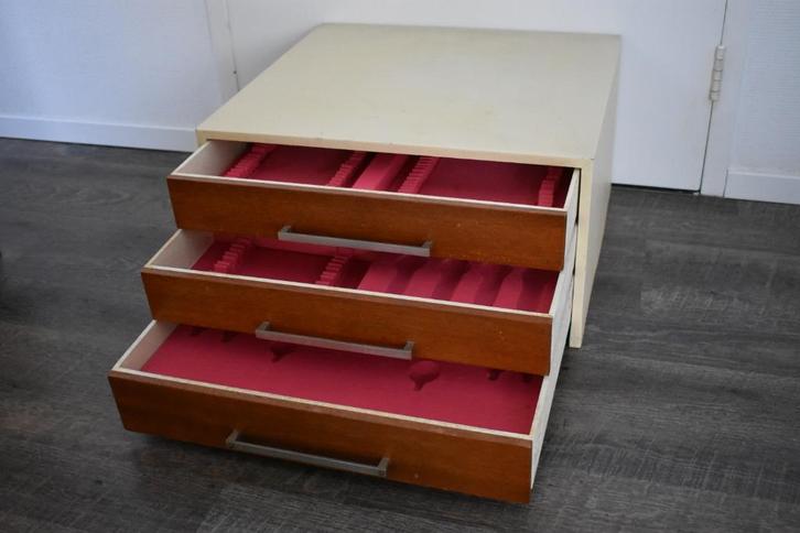 Gero Zilduro meubel voor 12 personen cassette, Antiek en Kunst, Antiek | Meubels | Kasten, Ophalen