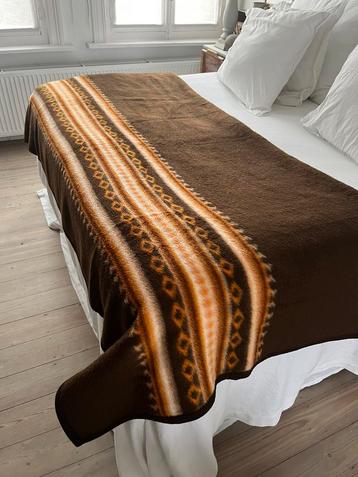 MOOIE VINTAGE DEKEN BED WOONDEKEN KLEUR beschikbaar voor biedingen