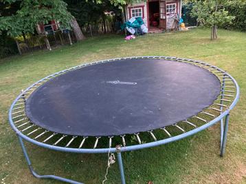 Trampoline beschikbaar voor biedingen