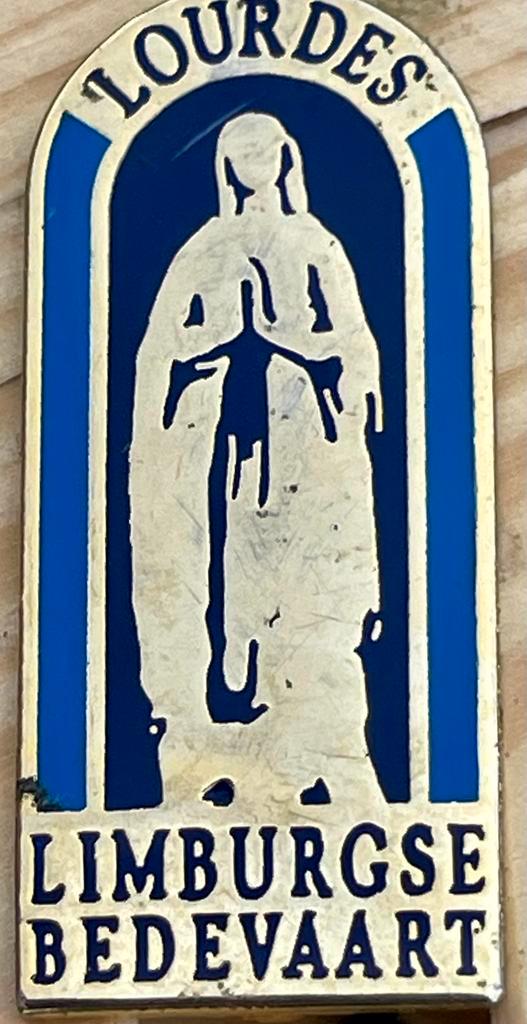 insigne van de "Limburgse Bedevaart" naar Lourdes, Verzamelen, Speldjes, Pins en Buttons, Zo goed als nieuw, Ophalen of Verzenden