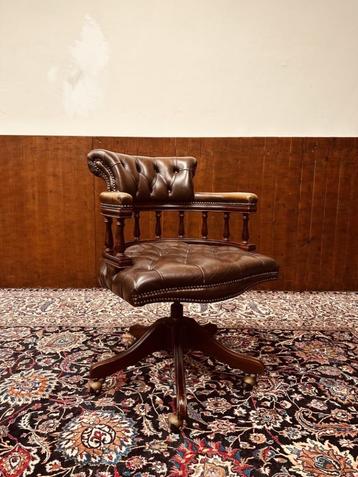 Klassiek Engels Captain Chair Chesterfield Bureaustoel beschikbaar voor biedingen