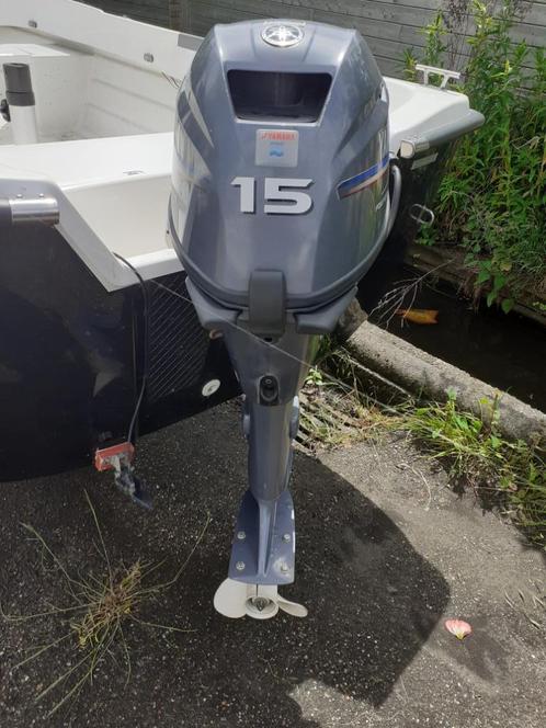 visboot, Watersport en Boten, Vis- en Consoleboten, Gebruikt, 10 tot 30 pk, 3 tot 6 meter, Benzine, Buitenboordmotor, Polyester