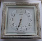 Te koop z.g.a.n. analoge wandklok € 5,95., Ophalen of Verzenden, Zo goed als nieuw, Analoog, Wandklok