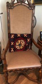 Engelse noten houten armstoel. Eind 19de eeuw., Huis en Inrichting, Fauteuils, Ophalen, Minder dan 50 cm