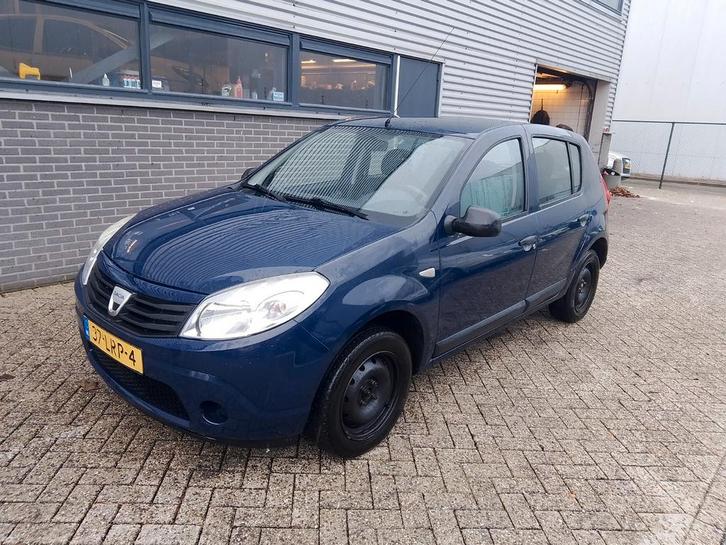 Dacia Sandero 1.2 16V 2010 Blauw APK 06-26 AIRCO KOOPJE, Auto's, Dacia, Bedrijf, Sandero, Benzine, B, Hatchback, Handgeschakeld