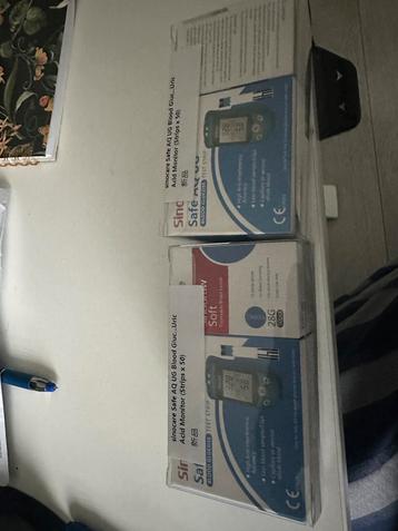 Twee doosjes nieuwe strios en prikjes voor glucosemeter beschikbaar voor biedingen