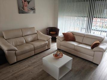 Natuzzi lederen zetels beschikbaar voor biedingen