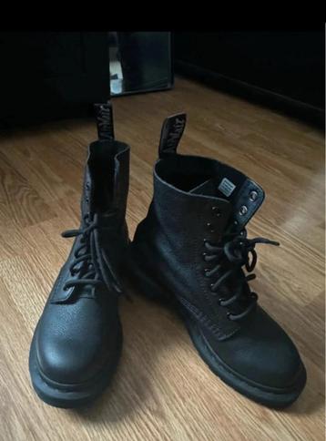 Dr Martens Virginia veterboots 37 beschikbaar voor biedingen