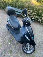 Piaggio New Fly 50cc – Incl. 2 helmen + slot, Ophalen, Zo goed als nieuw, Fly, Benzine