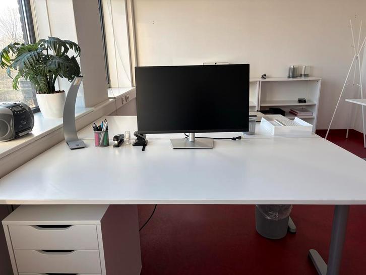 2x IKEA Galant Bureau Wit 160x80, Huis en Inrichting, Bureaus, Zo goed als nieuw, Bureau, In hoogte verstelbaar, Ophalen
